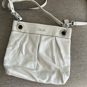 Coach pearl white crossbody, Silver hardware, removable long strap. Lilac lining